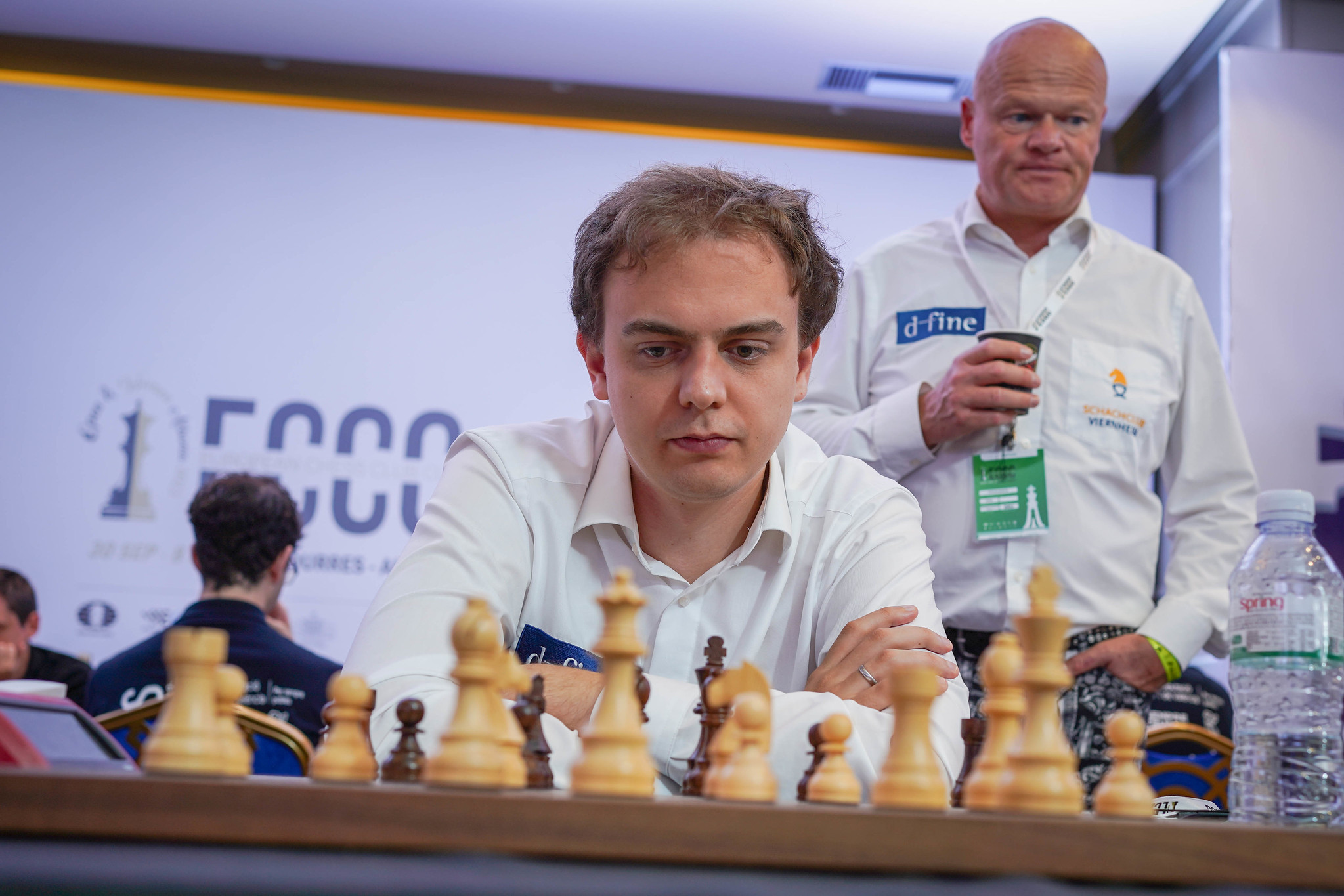 Carlsen verwehrt Nakamura in einem spannenden Finale den sechsten