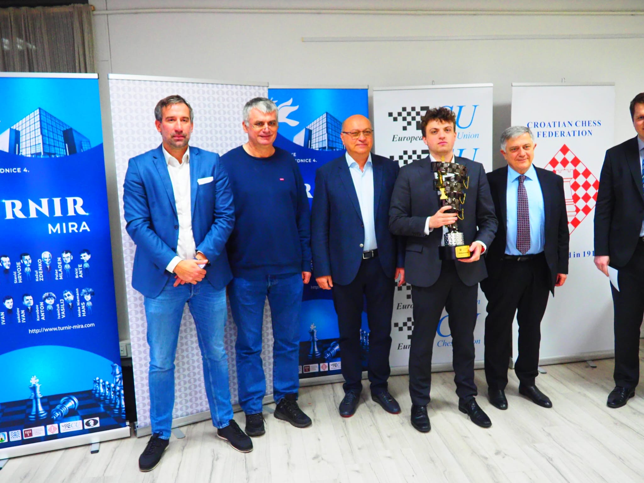 2700chess on X: Niemann (2685.1) is confidently leading with 5.5/6 and a  TPR of 2981 (!) at the Tournament of Peace in Zagreb. Today, he defeated  Cheparinov (2649) with Black in 25